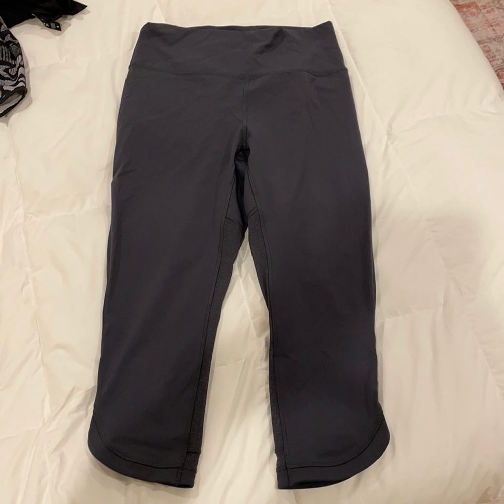 Lululemon cropped gray tights with mesh